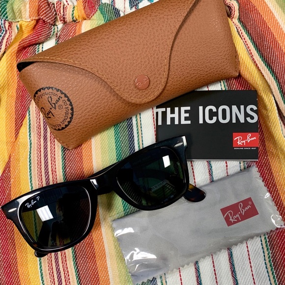 Ray Ban Wayfarer Polarized - Picture 1 of 3